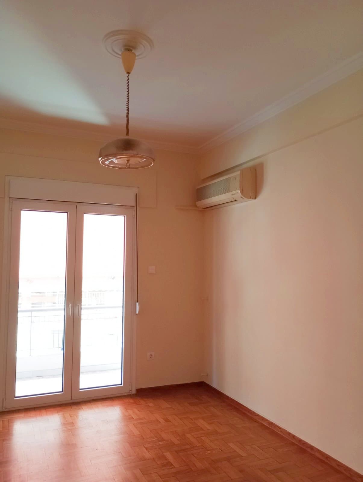 3αρι ευρύχωρο ανακαινισμένο διαμέρισμα στη Βικτώρια 2