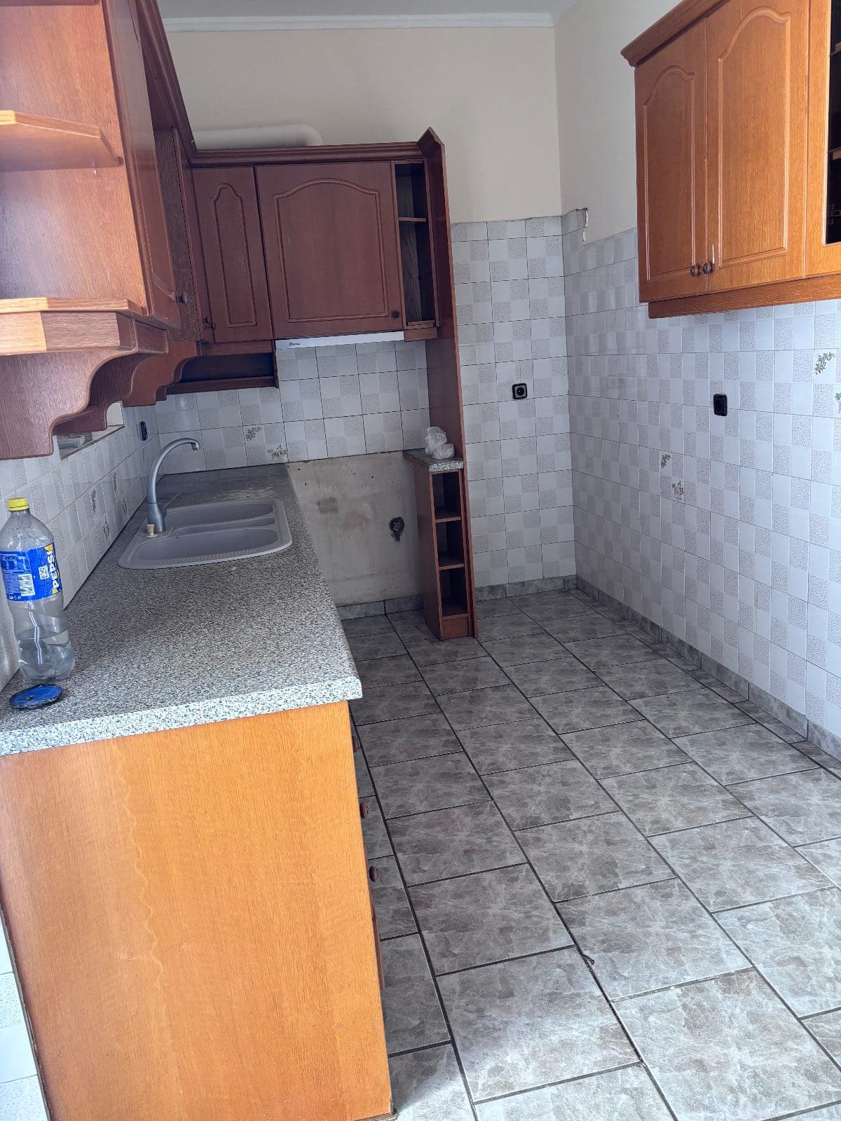 Εξαιρετικό διαμέρισμα 70 τ.μ. στον 3ο όροφο, φωτεινό και άνετο, με τεράστιες βερ 3