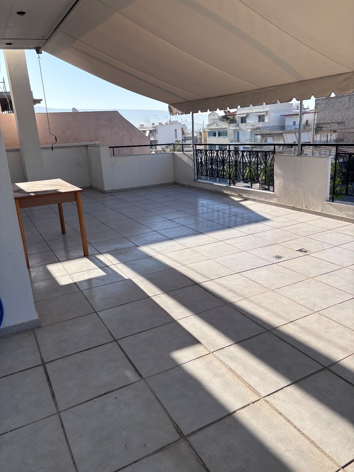Εξαιρετικό διαμέρισμα 70 τ.μ. στον 3ο όροφο, φωτεινό και άνετο, με τεράστιες βερ 5